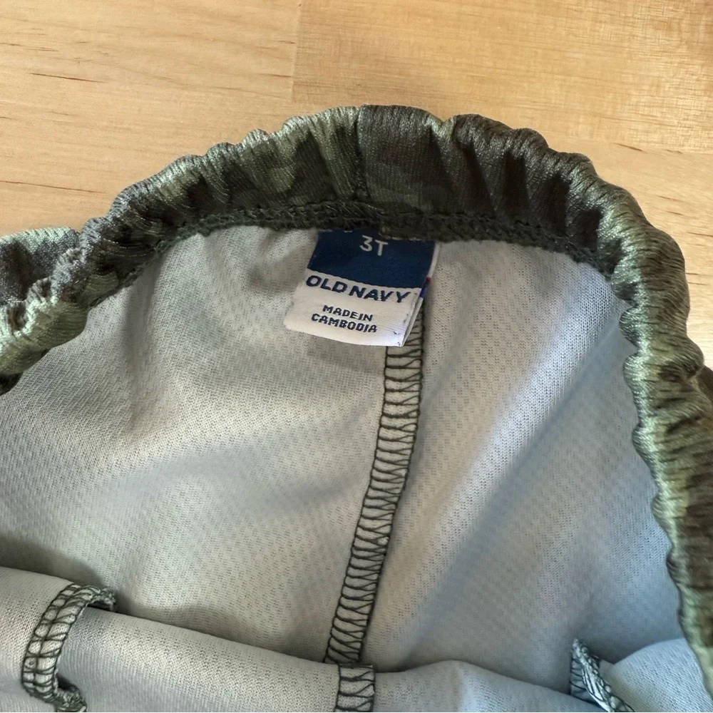 🔆 Bundle‎ items 6 for $30 Old Navy Green Camouflage Kids Shorts